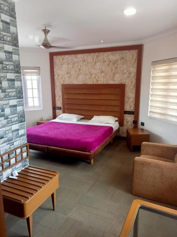 La Gabriell Beach Inn カラングート エクステリア 写真